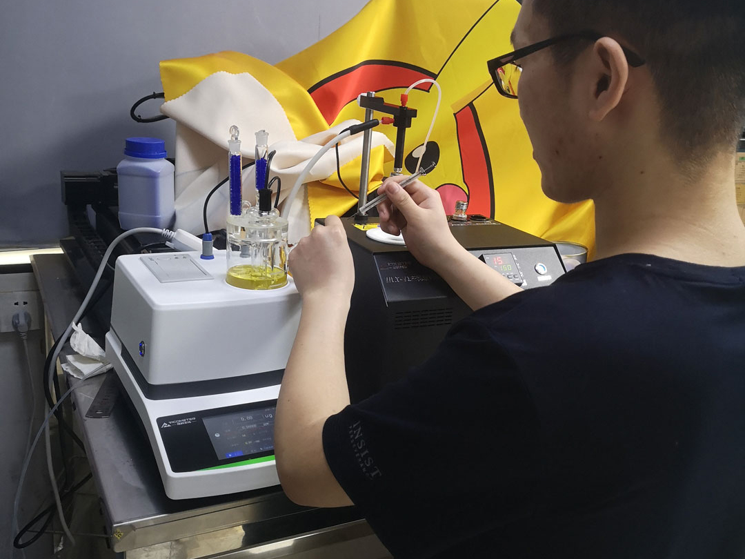 维科美拓卡尔费休水分测定仪客户现场实拍